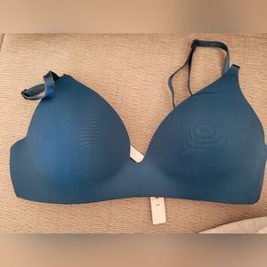 NWT Victoria's Secret Lightly Lined Wireless Bra